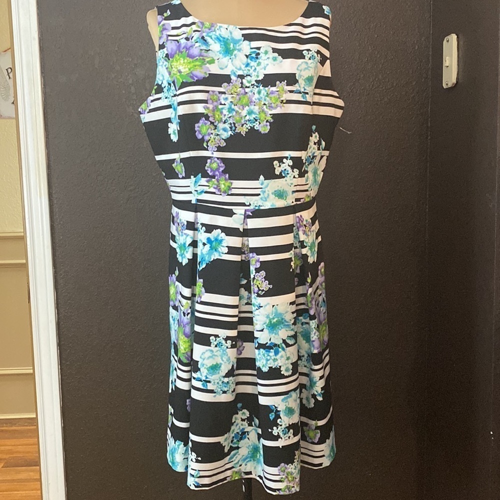 RONNI Nicole black striped floral sleeveless pleated circle‎ skater mini dress